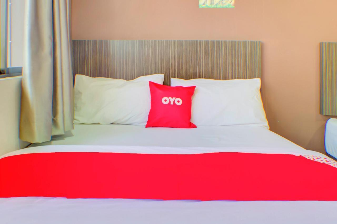 جوهر بهرو Oyo 89985 Js Hotel المظهر الخارجي الصورة