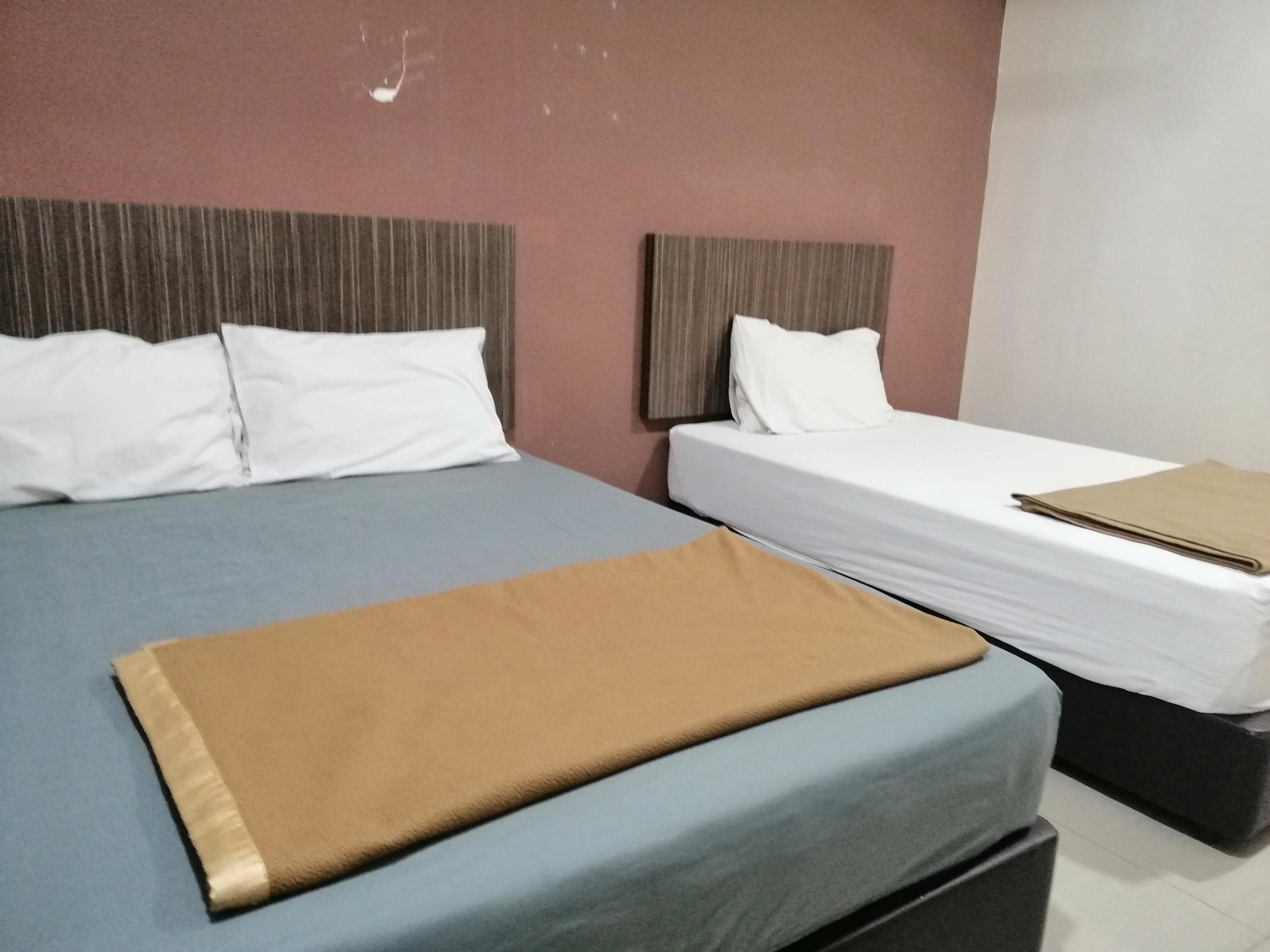 جوهر بهرو Oyo 89985 Js Hotel المظهر الخارجي الصورة