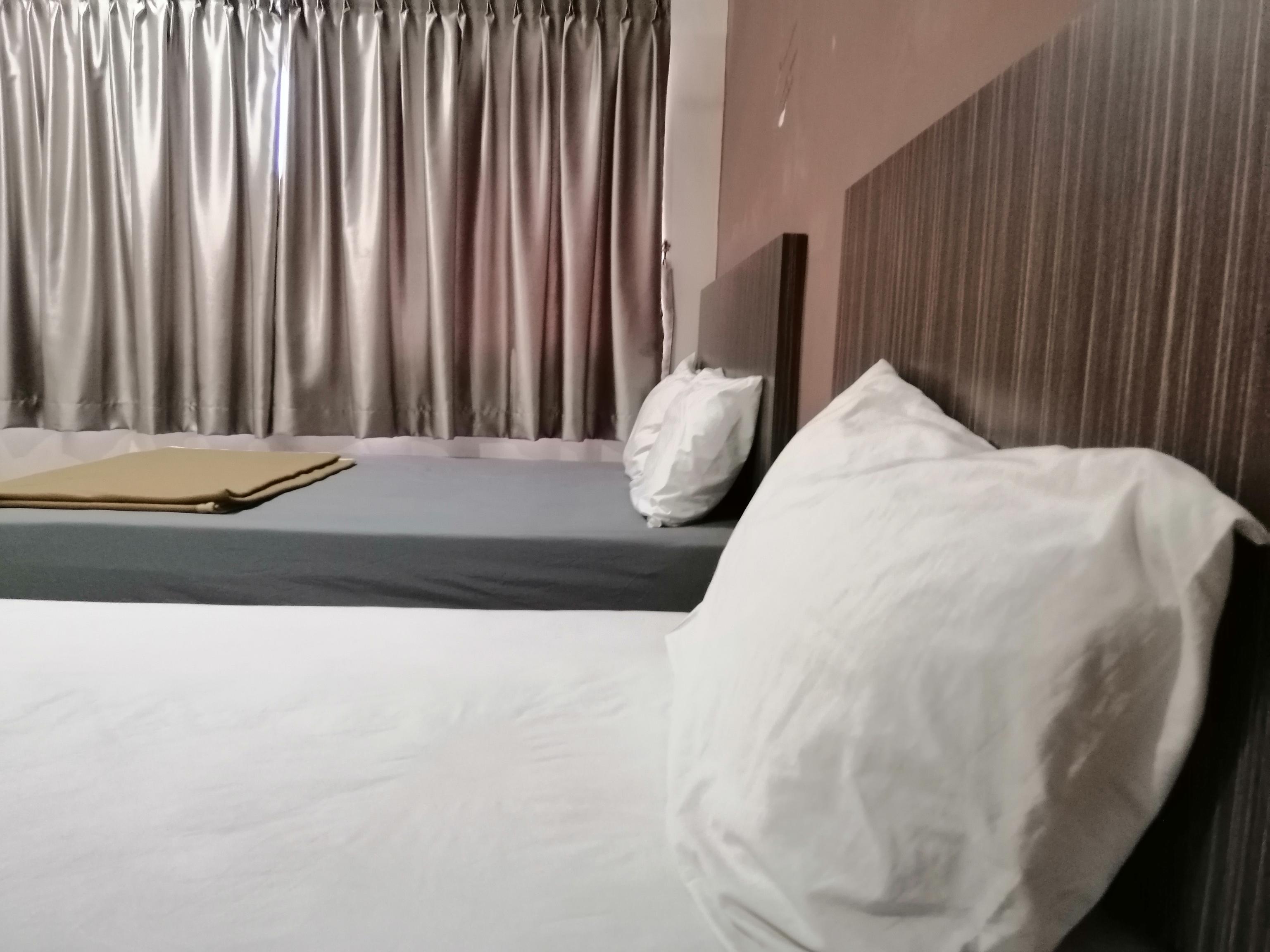 جوهر بهرو Oyo 89985 Js Hotel المظهر الخارجي الصورة